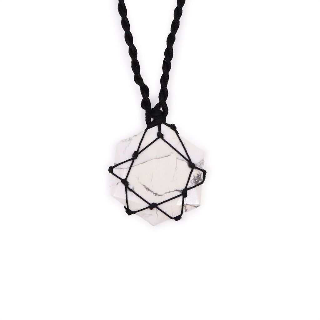 Ciondolo Esagonale con Gemma Intrecciata - Howlite Bianca
