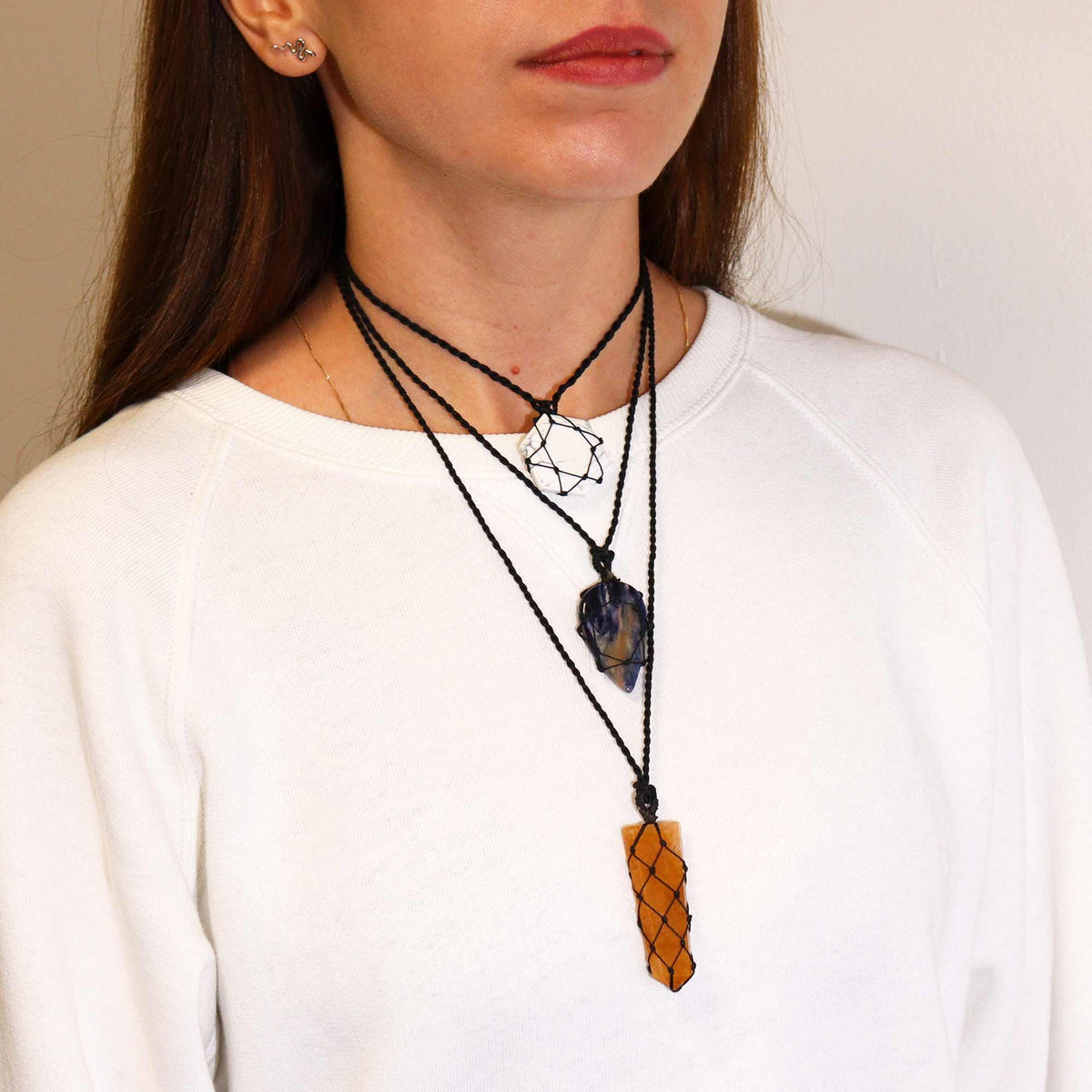 Ciondolo Esagonale con Gemma Intrecciata - Howlite Bianca