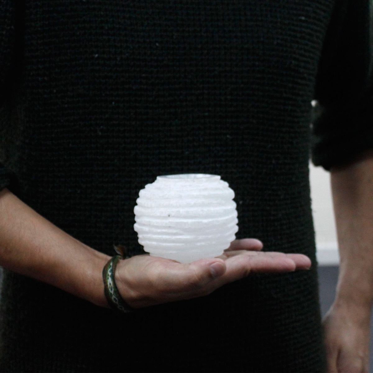 Portacandela Palla di Neve in Selenite - 8 cm