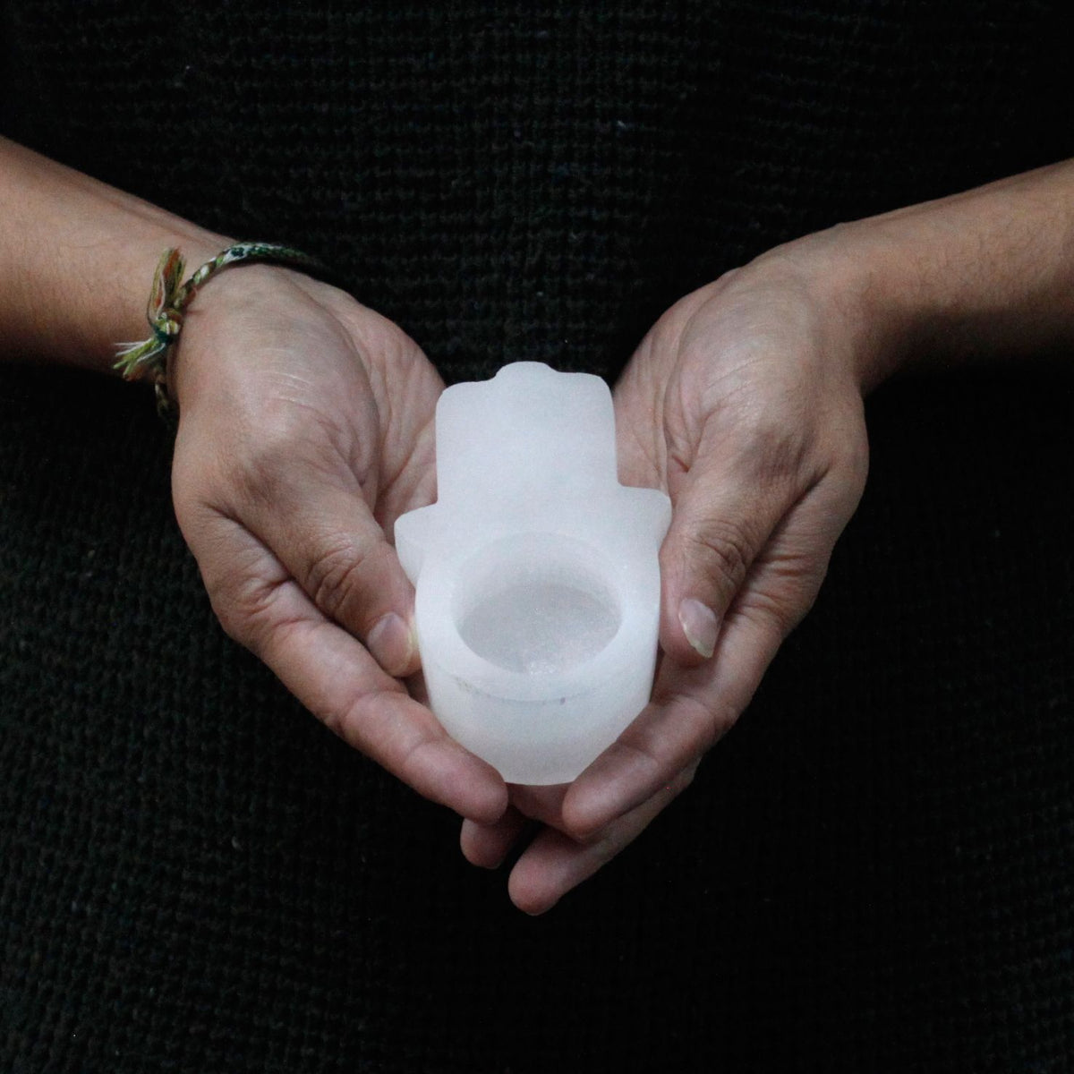 Portacandela Hamsa in Selenite