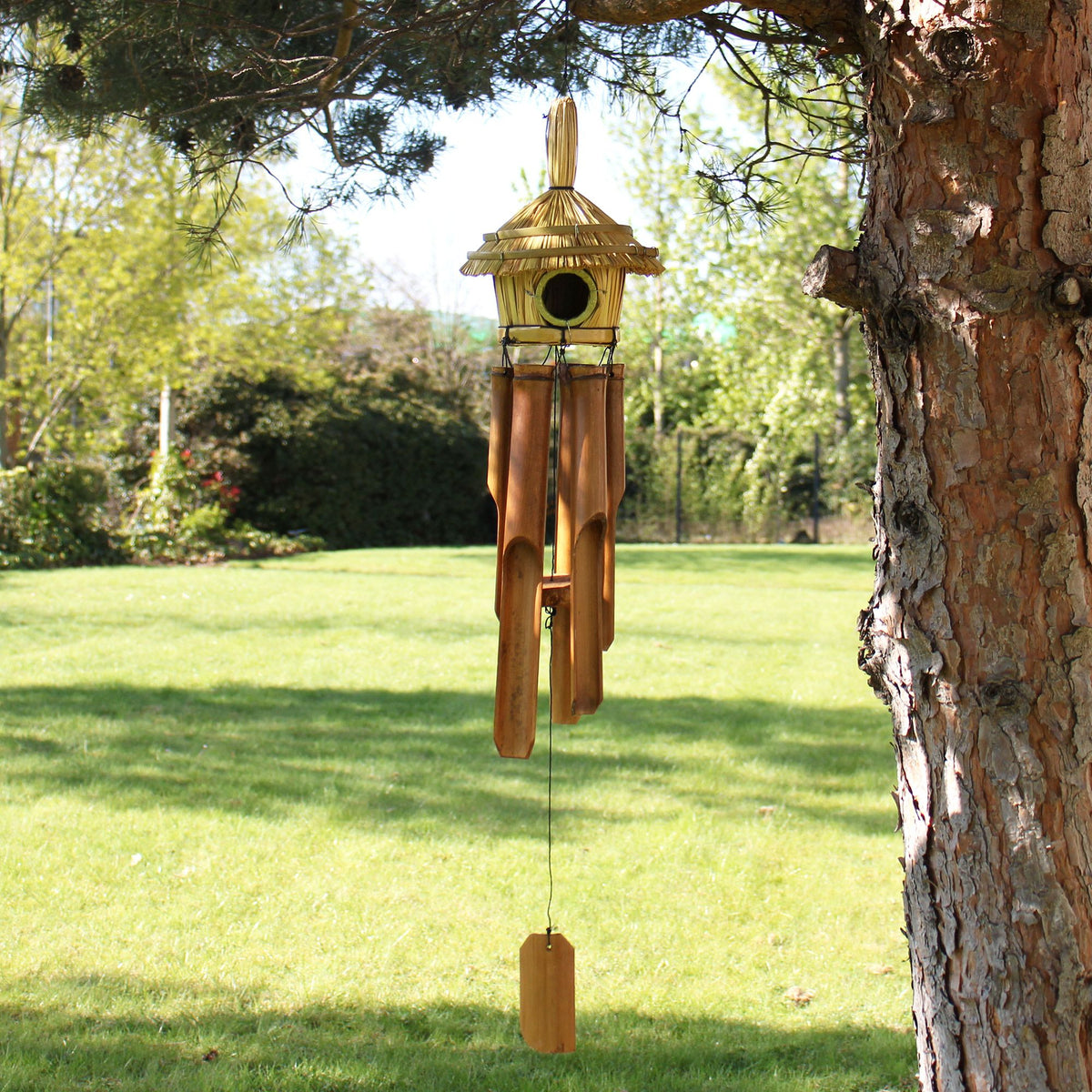 Casetta per Uccelli Rotonda in Erba Marina con Campanelli - 45x17cm