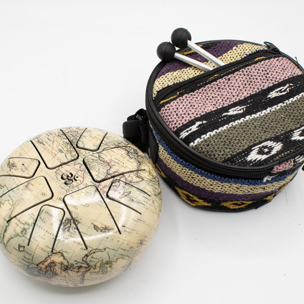 Happy Drum dal registro medio-basso – Atlante, 14 × 7 cm