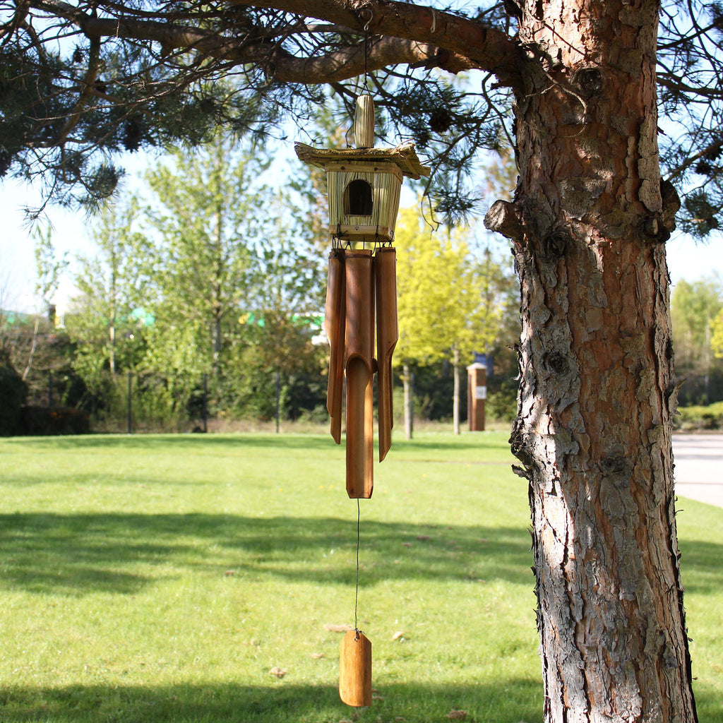 Casetta per Uccelli Quadrata in Erba Marina con Campanelli - 49x15cm