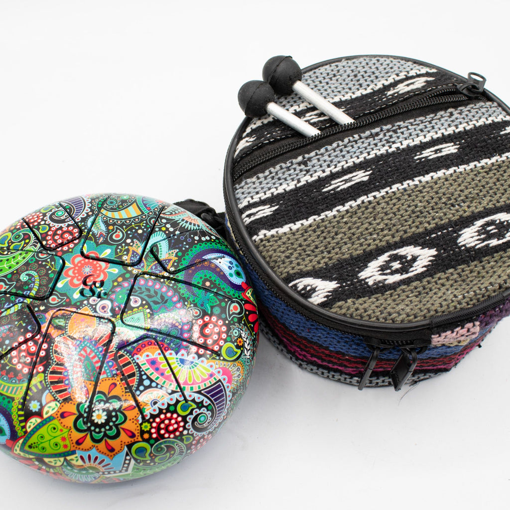 Happy Drum dal registro medio-basso – Mandala a foglie, 14 × 7 cm
