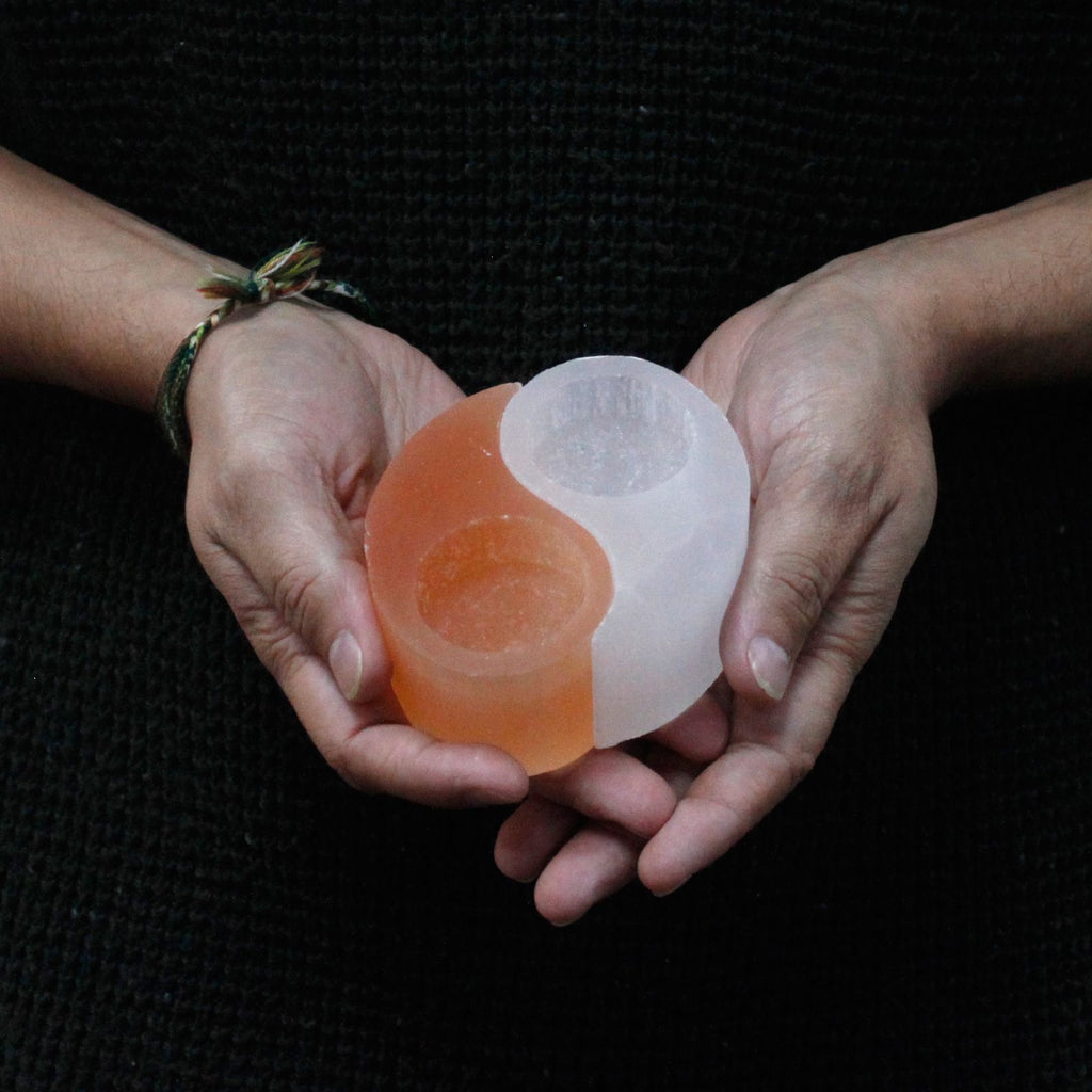 Portacandela Yin Yang in Selenite